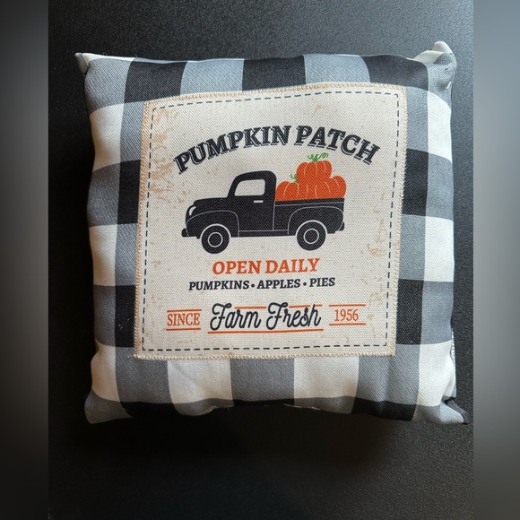 2 Farmhouse Pumpkin Patch Throw Pillows Fall Halloween Thanksgiving 13”x… - Picture 2 of 3